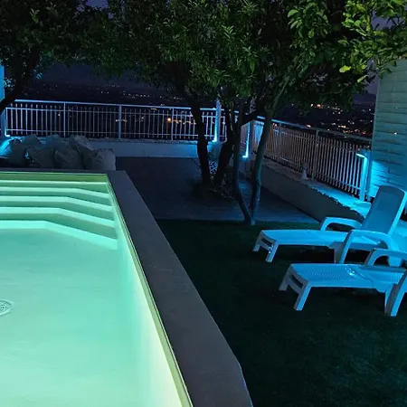 Guest house Oikos & Rooftop Suio