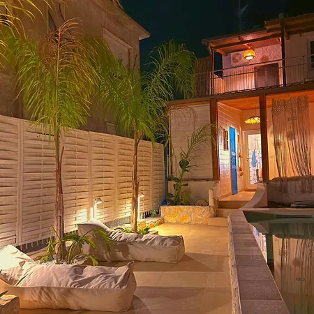 Guest house Oikos & Rooftop 4*